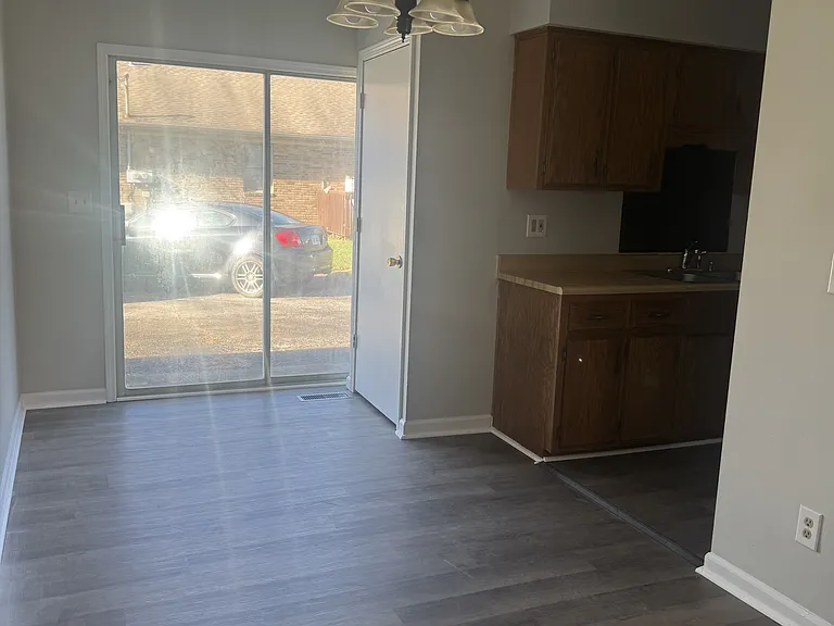 1011 Northwood Loop — Photo 3