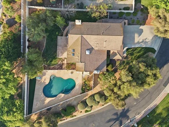 1068 Barsky Ln, Fallbrook, CA 92028