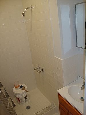 5th image of 541 W 49th St APT 21