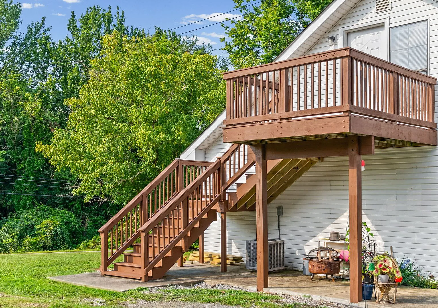 942 Cumberland Dr * — Photo 4