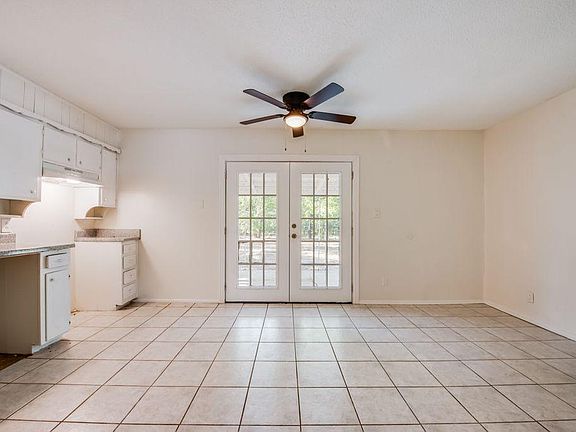 5th image of 821 W Spurgeon St