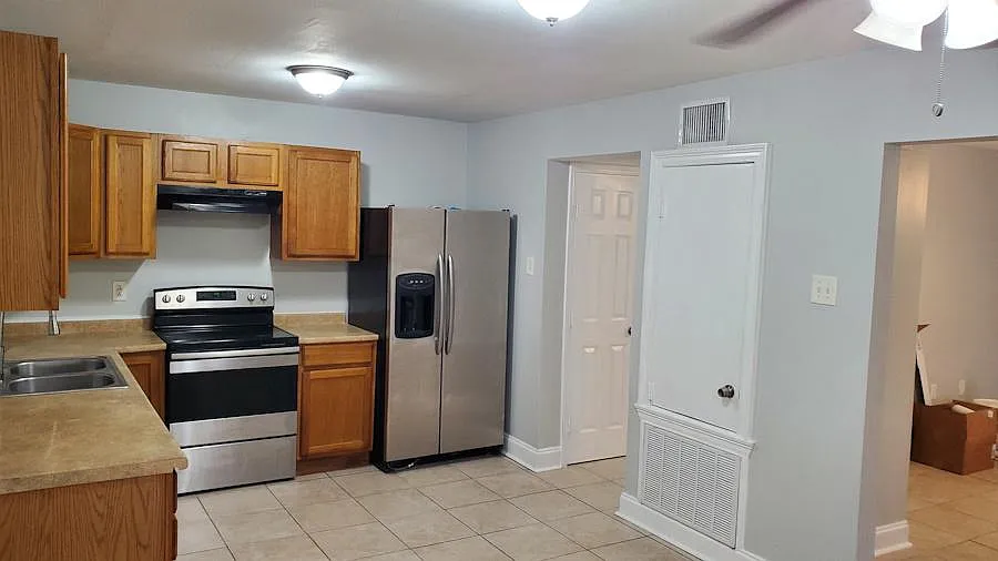 3 bed, 1700 sqft, $1,495 — Photo 2