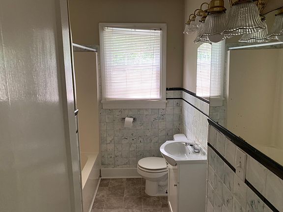 5th image of 214 Hickory Dr