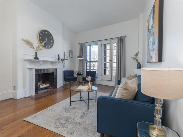 112 Pinckney St APT 16, Boston, MA 02114