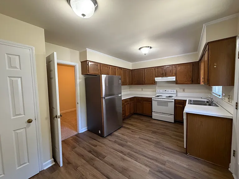 1644 India Hook Rd — Photo 3