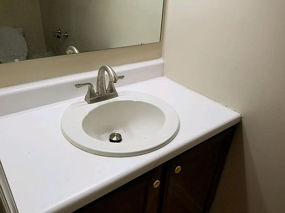 3rd image of 629 Candlestick Ln