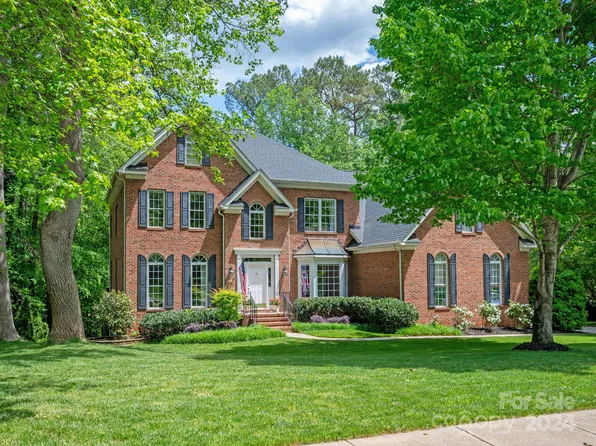 1807 Crestgate Dr, Waxhaw, NC 28173