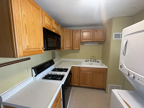 218 & 1/2 N Lucas St #B Photo 1