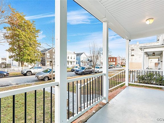 3rd image of 3010 Garland Ave