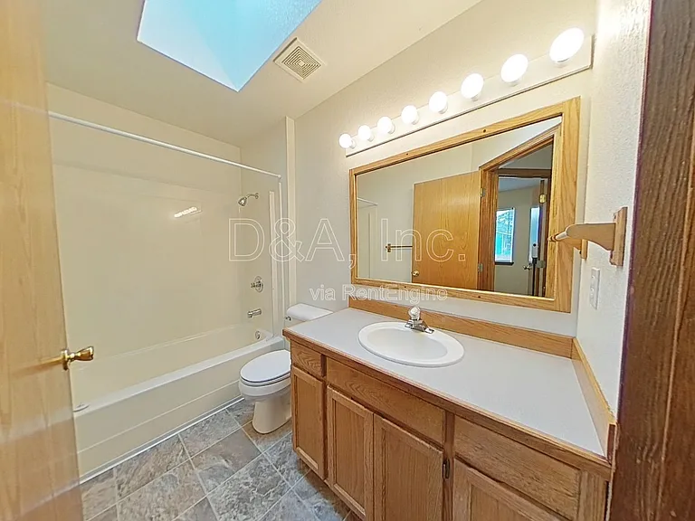 163 SE Partridge Dr — Photo 14