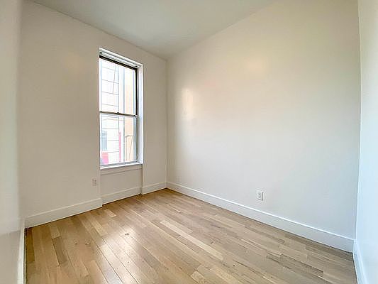 4th image of 510 E 117th St #4