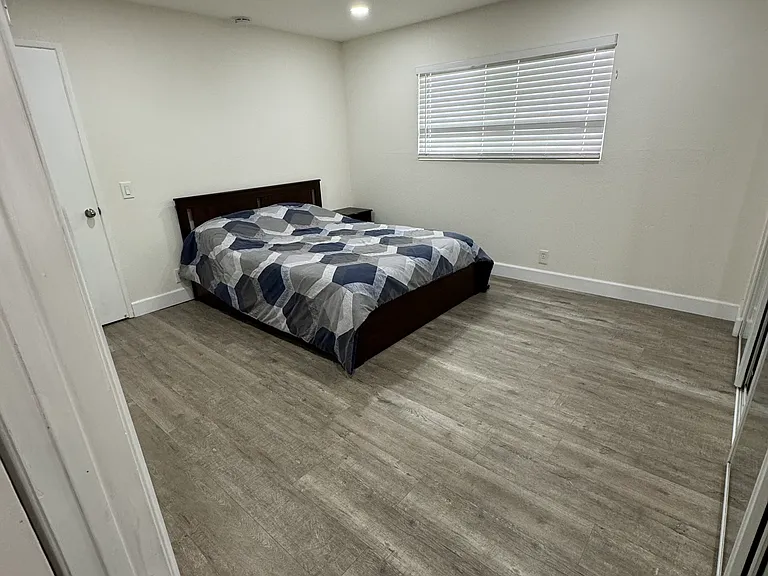 412 Burchett St #18 — Photo 4