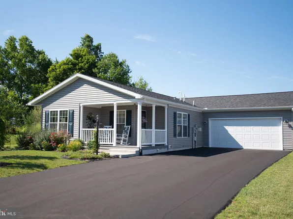 16 Tern Ct, Bechtelsville, PA 19505