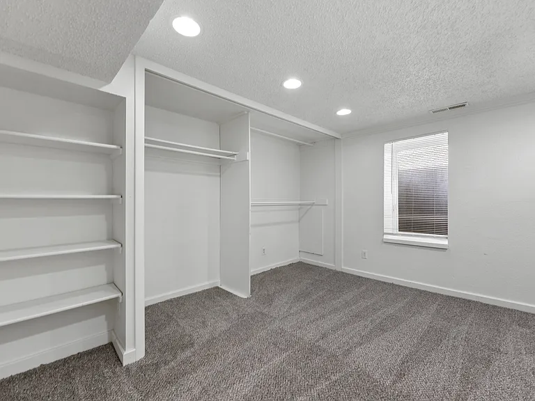 1217 E 14th Ave. — Photo 24