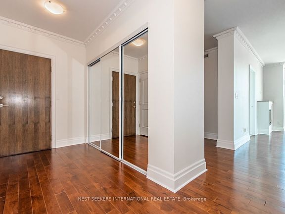 2nd image of 16 Harbour St #3602