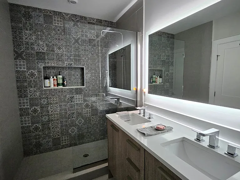 1116 S Highland St #3 — Photo 6
