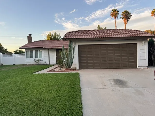 2 bed, 912 sqft, $2,850 — Photo 1