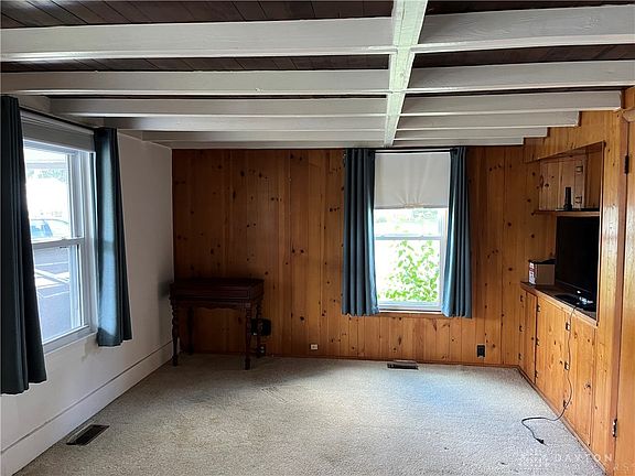5th image of 1181 Highridge Ave