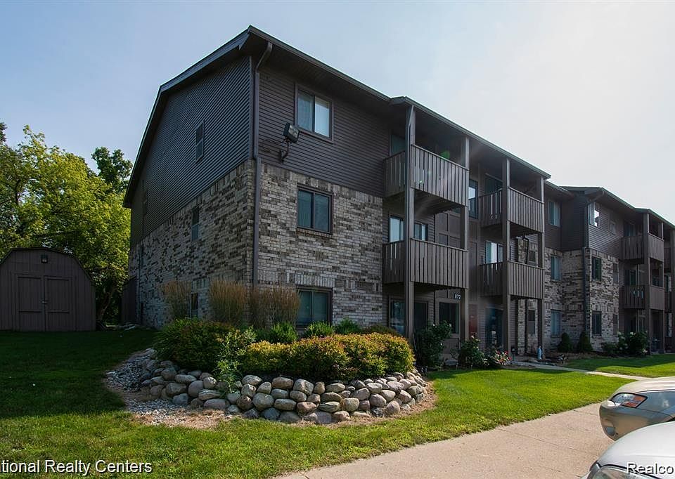 1st image of 8723 Meadowbrook Dr APT 9