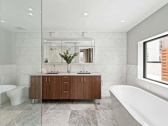 5th image of 163 E 62nd St Penthouse A