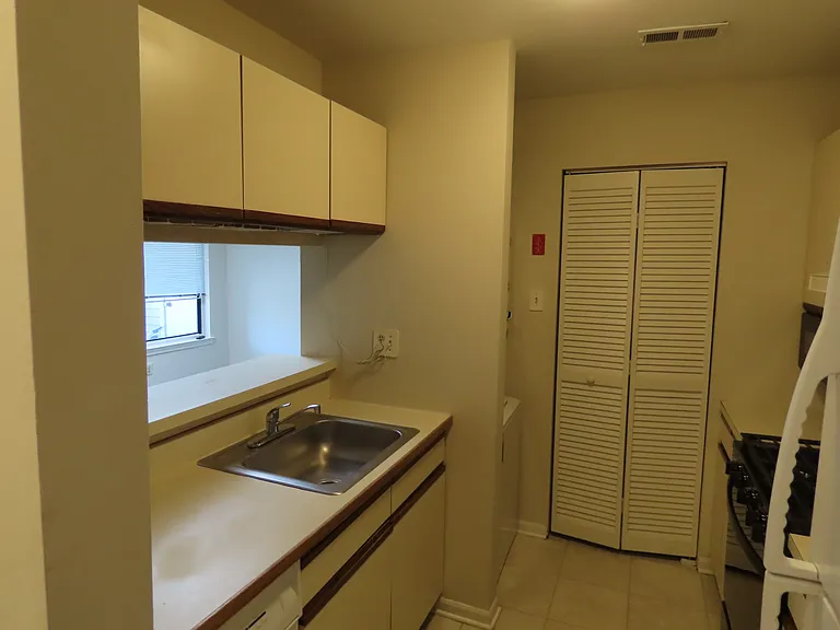 502 Diamond Dr — Photo 6