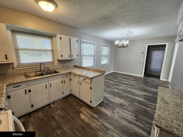 3417 Truman St — Photo 12