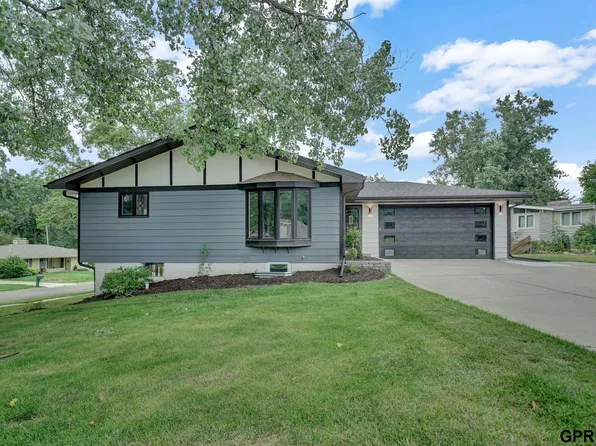 3035 S 46th St, Lincoln, NE 68506