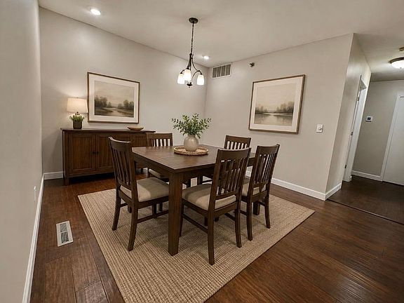 3rd image of 2575 Heritage Dr