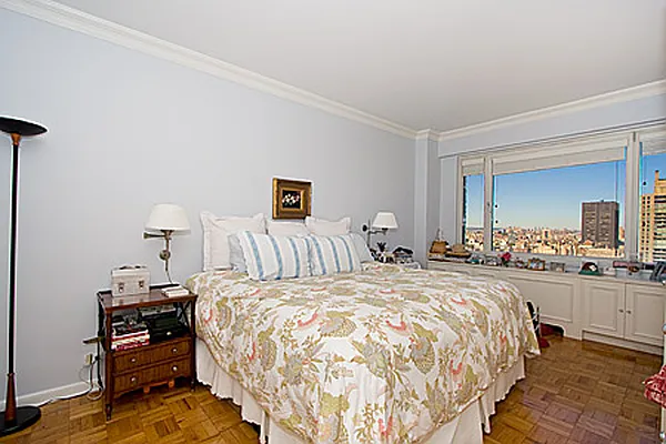 Sold by Adriana Arciello, LREB | media 32