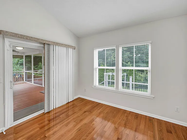 201 Hammock Dr — Photo 16