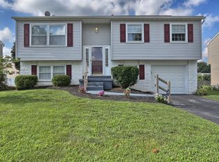 1612 Robert Rd, Lancaster, PA 17601
