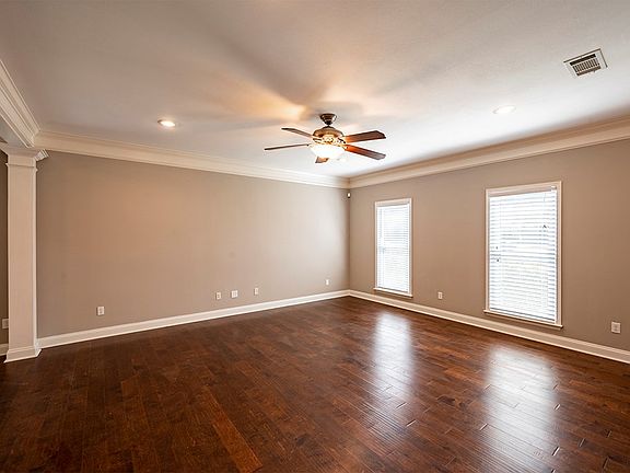 5th image of 128 Summerfield Dr