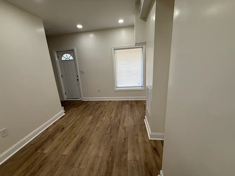 2720 E Biddle St — Photo 22