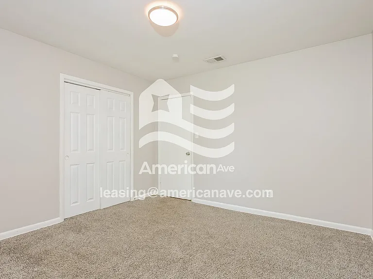 1515477_008_bedroom_9.jpg