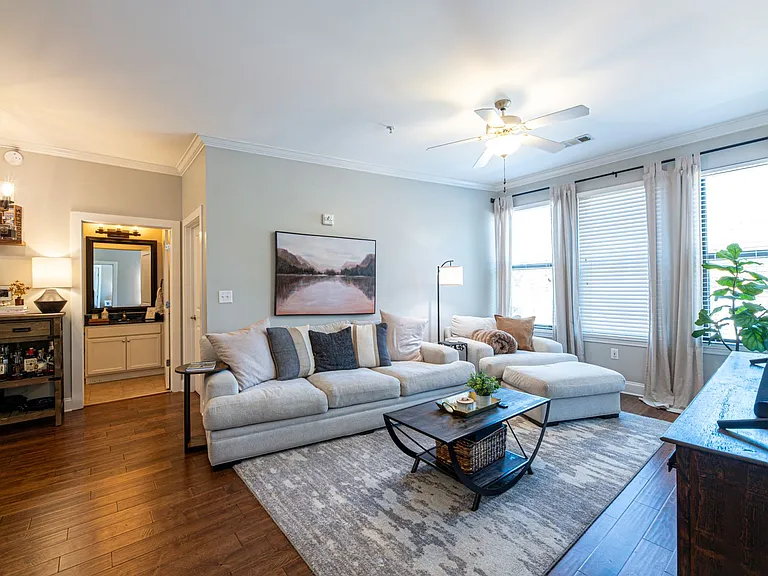 445 W Blount Ave #225 — Photo 11