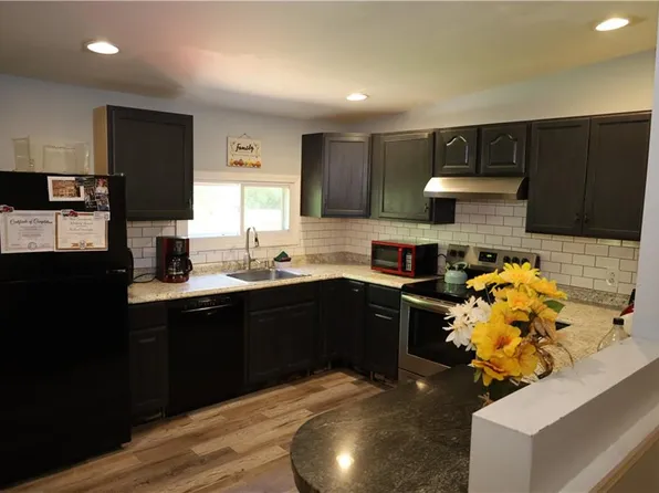 88 Woody Hill Rd, Bradford, RI 02808