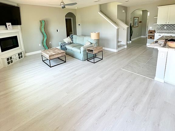5th image of 318 Sunset View Dr