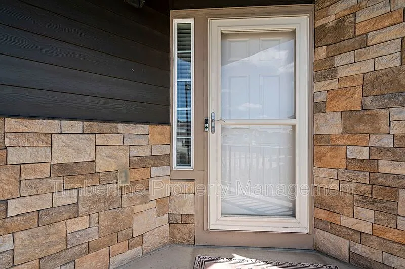 4 bed, 3.0 bath, 2217 sqft, $2,595 — Photo 4