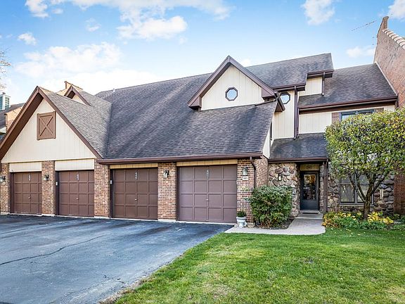 2nd image of 806 Country Ln #806