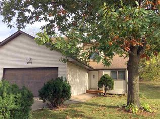 2052 Little Creek Ln, Iowa City, IA 52246