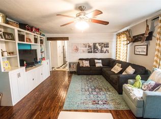 310 S 14th St, West Columbia, TX 77486