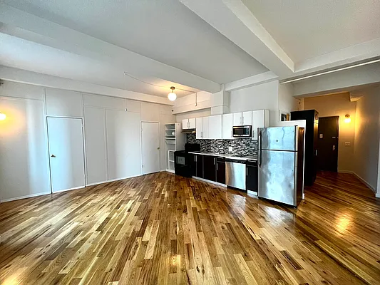 Rented by City Connections Realty | media 2