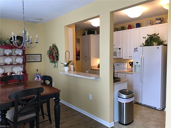 5th image of 1104 Grace Hill Dr