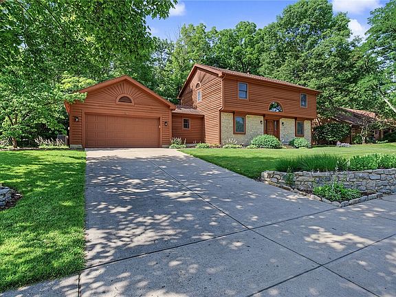 3rd image of 769 Oaknoll Dr
