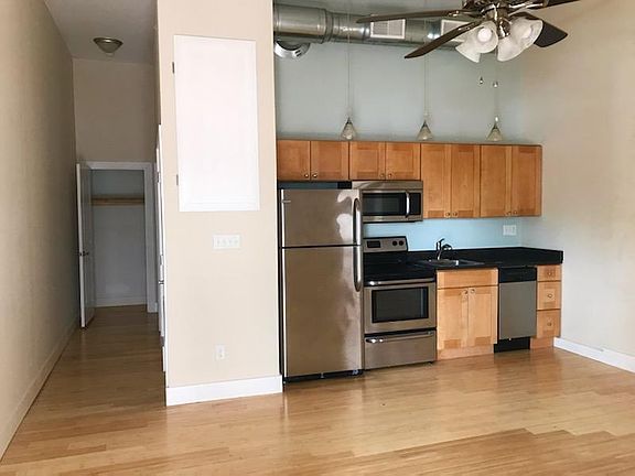 2nd image of 2733 Woodburn Ave Unit 102