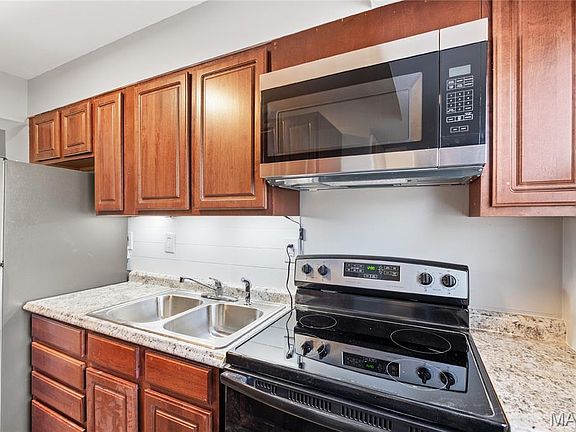 3rd image of 257 Cameron Rd