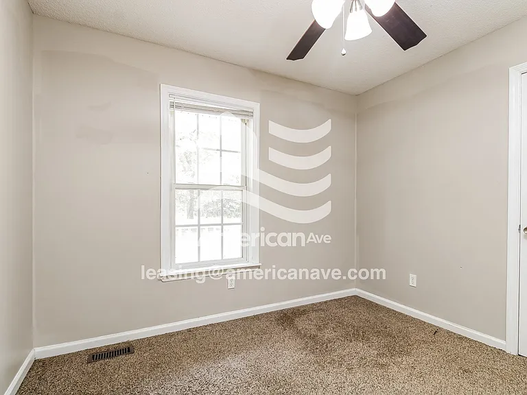 1385_010_bedroom_10.jpg