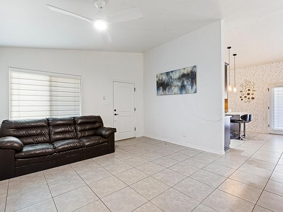 3rd image of 4003 E Monreal Ln