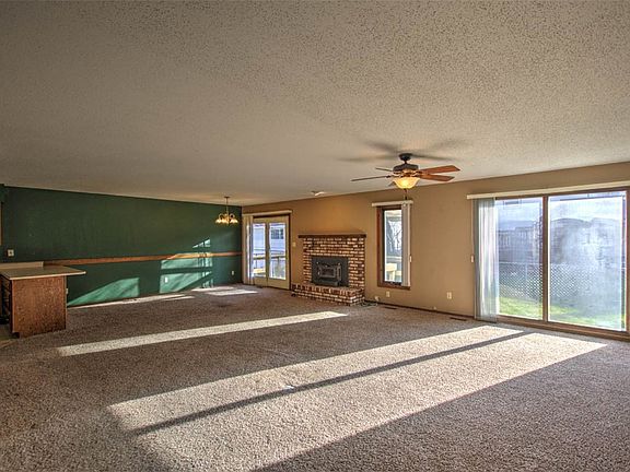 4th image of 892 S Jefferson Dr