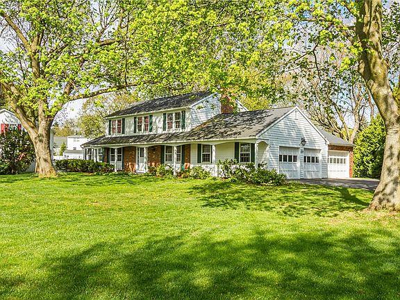 3rd image of 214 Huckleberry Rd